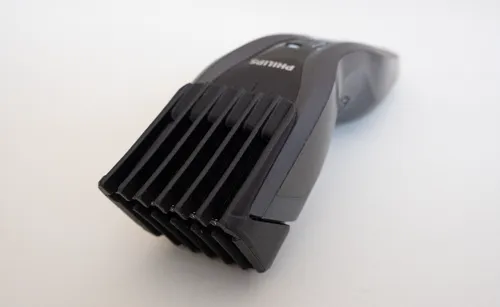 Close up of 3D printed comb attachment