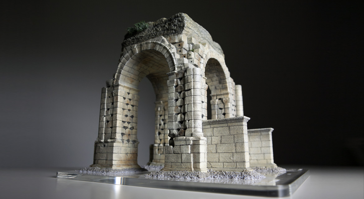 Impresión 3D maqueta del Arco Romano de Cáparra